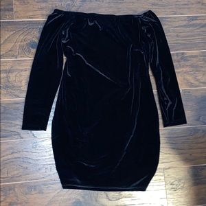 Blacks velvet off the shoulder party dress XL